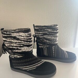 Toms Black Suede Nepal Textile Winter Boots. New without tags.